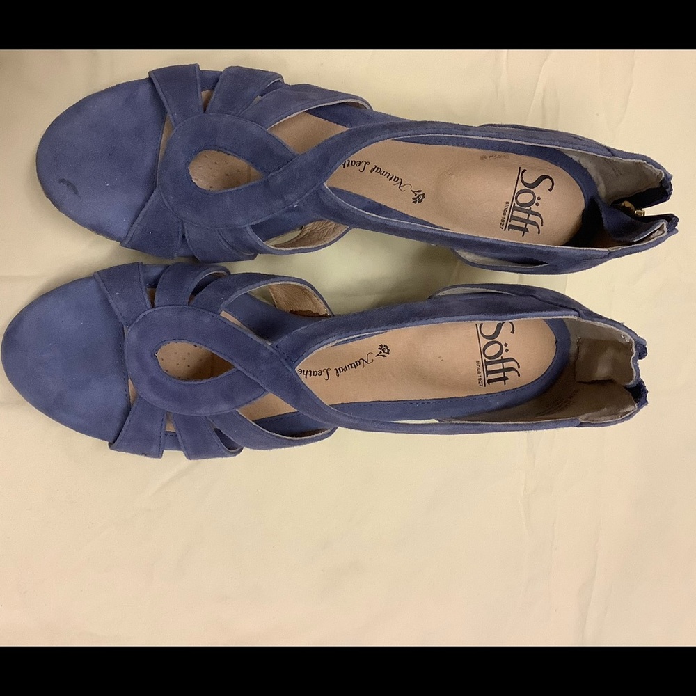Brand New Women’s Sofft brand shoe in blue suede size 9.5M Espadrille wedge